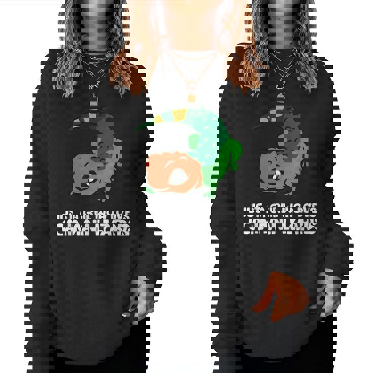 Just A Girl Who Loves Caiman Lizards ファニーカイマントカゲ レディーススウェットシャツ