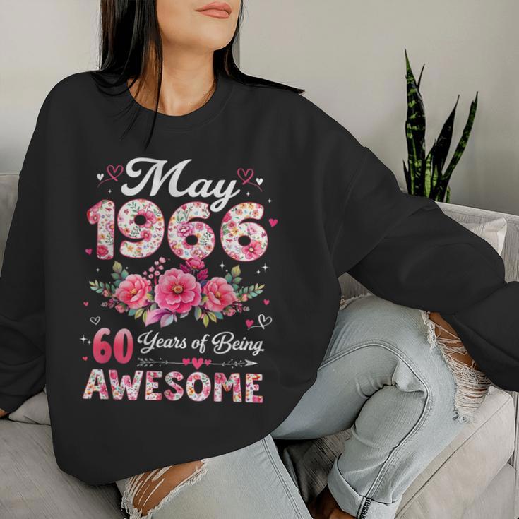 60歳 1966年5月 花柄 60歳 誕生日 男性 女性 レディーススウェットシャツ 彼女への贈り物