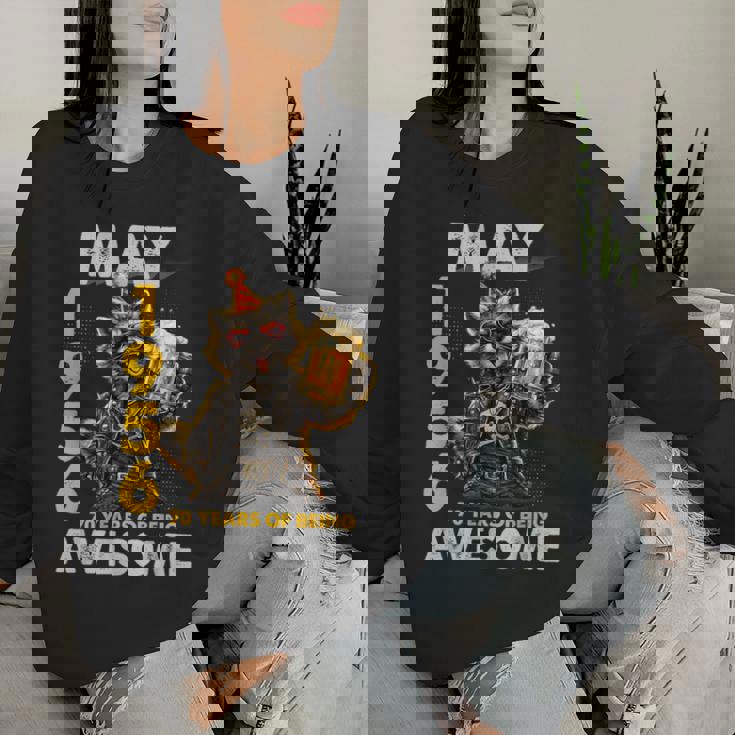 70Th Birthday Raccoon Beer May 1956Intage 70 Years Old レディーススウェットシャツ 彼女への贈り物