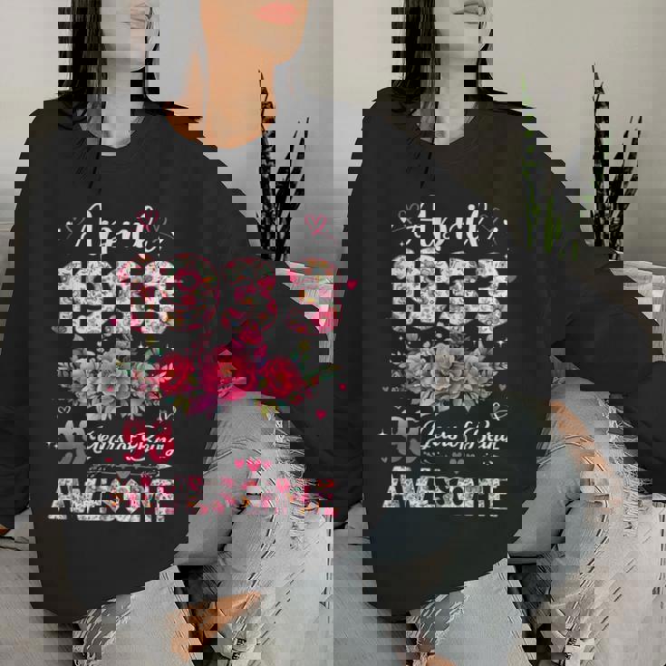 93歳 1933年4月 花柄 93歳 誕生日 男性 女性 レディーススウェットシャツ 彼女への贈り物