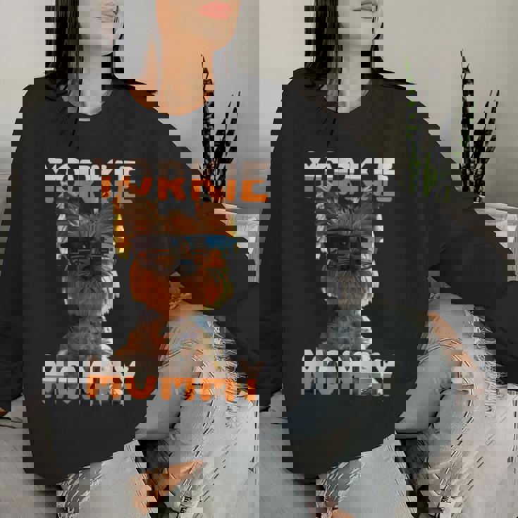 Yorkie Mommyヨーキー ママ 母親 母の日 ママ かわいい ヨークシャー・テリア レディーススウェットシャツ 彼女への贈り物