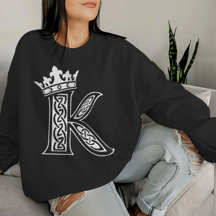 アルファベットtシャツ イニシャル文字 K & King Queen 王冠 レディーススウェットシャツ 彼女への贈り物