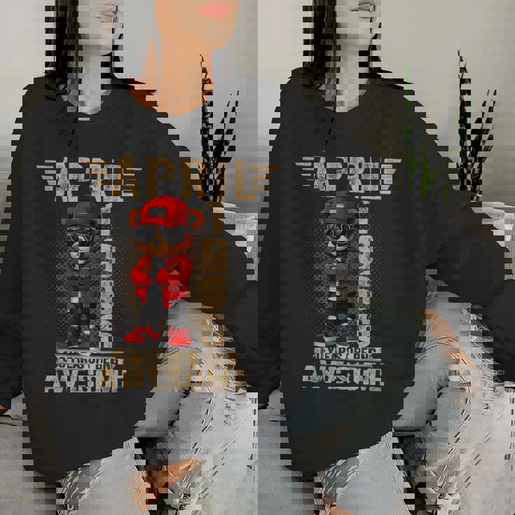 オンバック 4月60日 誕生日 男性 女性 1966年 テディベア レディーススウェットシャツ 彼女への贈り物