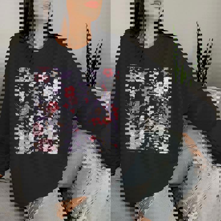 クラシックな桜柄の繊細なピンクの花びら。 レディーススウェットシャツ 彼女への贈り物