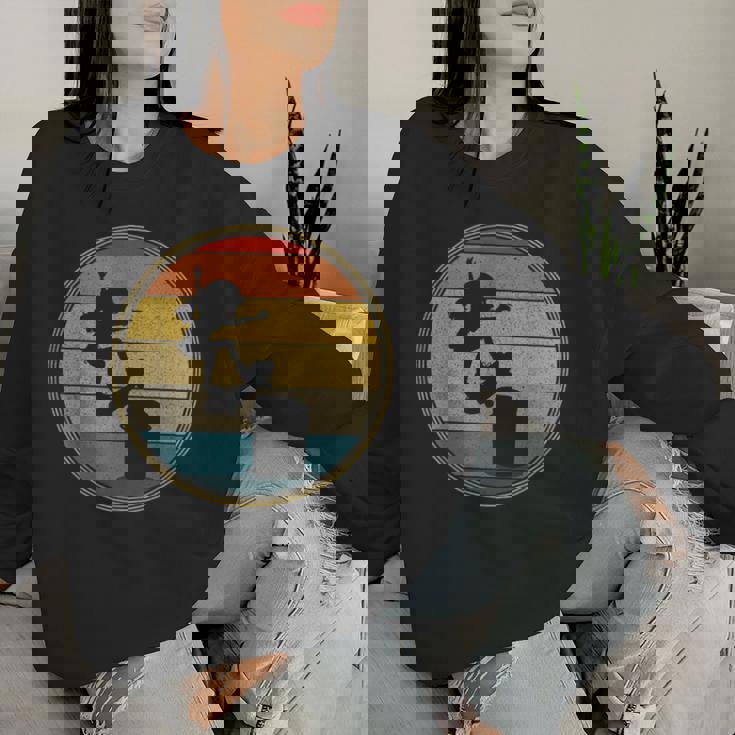 スケーター 女の子 ヴィンテージ レトロ スケートボード スケートボード キッズ レディーススウェットシャツ 彼女への贈り物