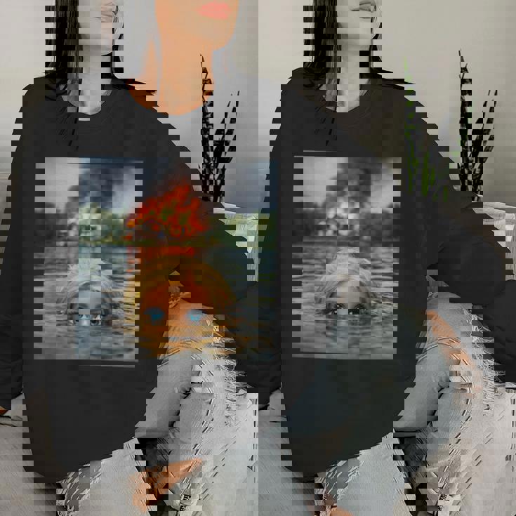 面白い人形の顔の服 ミーム 女性 男性 ヴィンテージ 水泳 レディーススウェットシャツ 彼女への贈り物