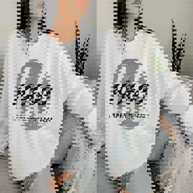 66歳の誕生日 男性 女性 66歳 1960年 面白い ギフト レディーススウェットシャツ 彼女への贈り物