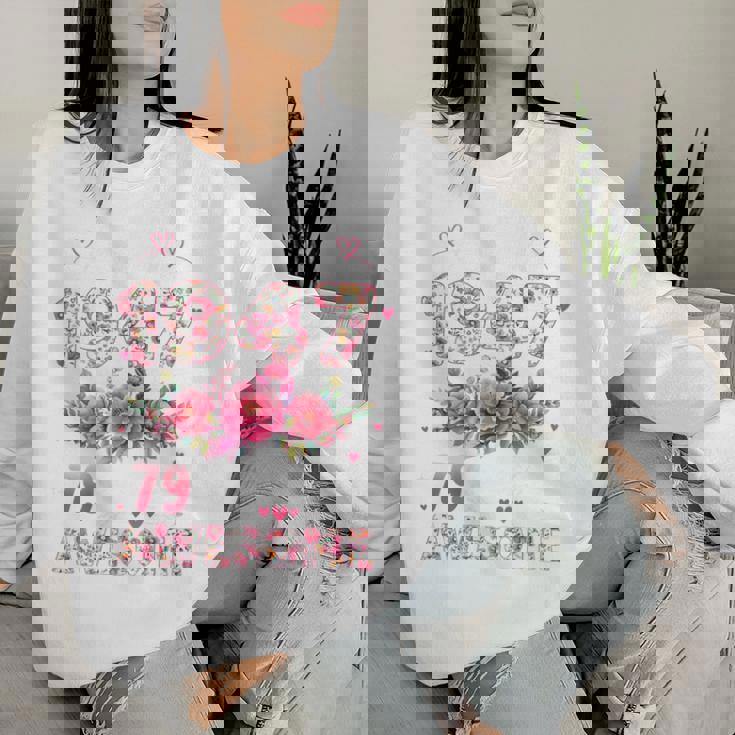 オンバック 79歳 1947年4月 花柄 79歳の誕生日 レディーススウェットシャツ 彼女への贈り物