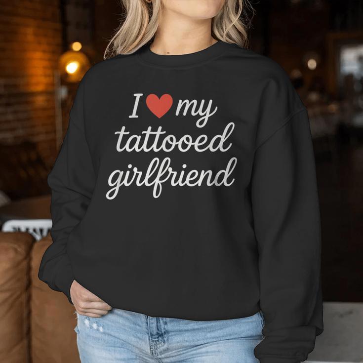 I Heart My Tattooed Girlfriend かわいいレッドハートデザイン レディーススウェットシャツ 面白い贈り物