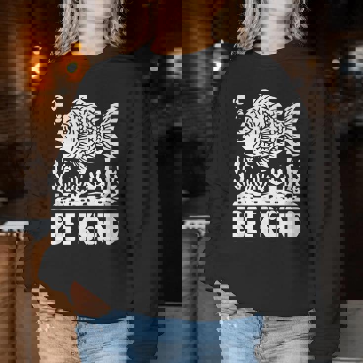 Be Kind Fish 学校教師の初日おめでとう レディーススウェットシャツ 面白い贈り物