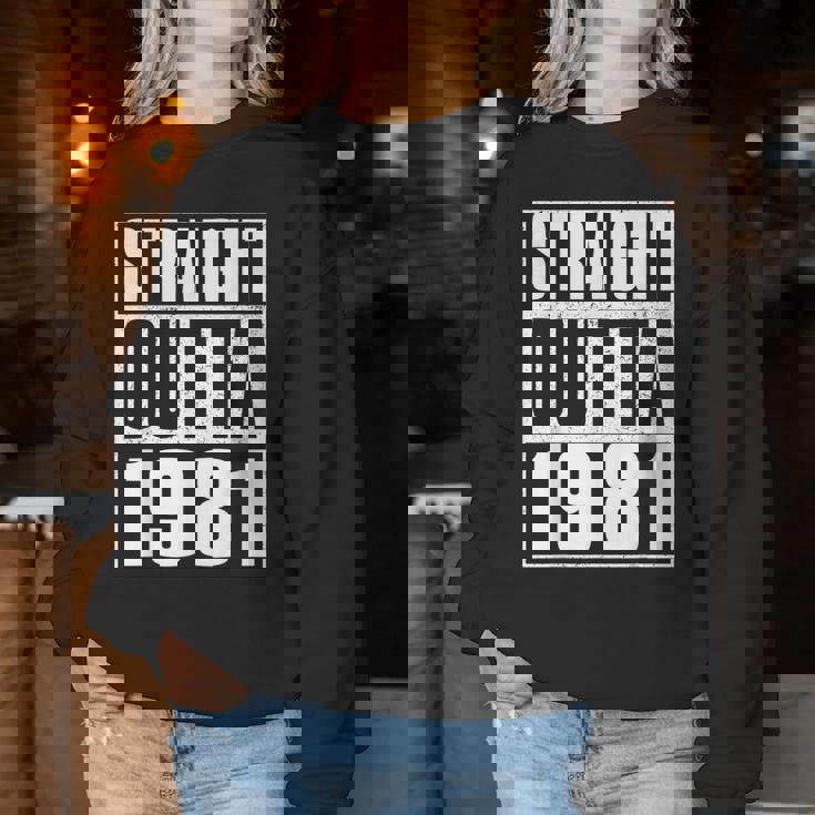 Straight Outta 1981 Womenintage 1981 Birth Of Birthday レディーススウェットシャツ 面白い贈り物