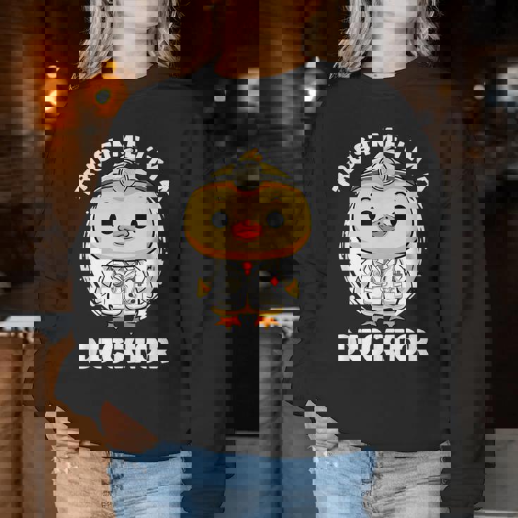 Trust Me I'm A Ducktor Duck Nurse 小児科医 レディーススウェットシャツ 面白い贈り物