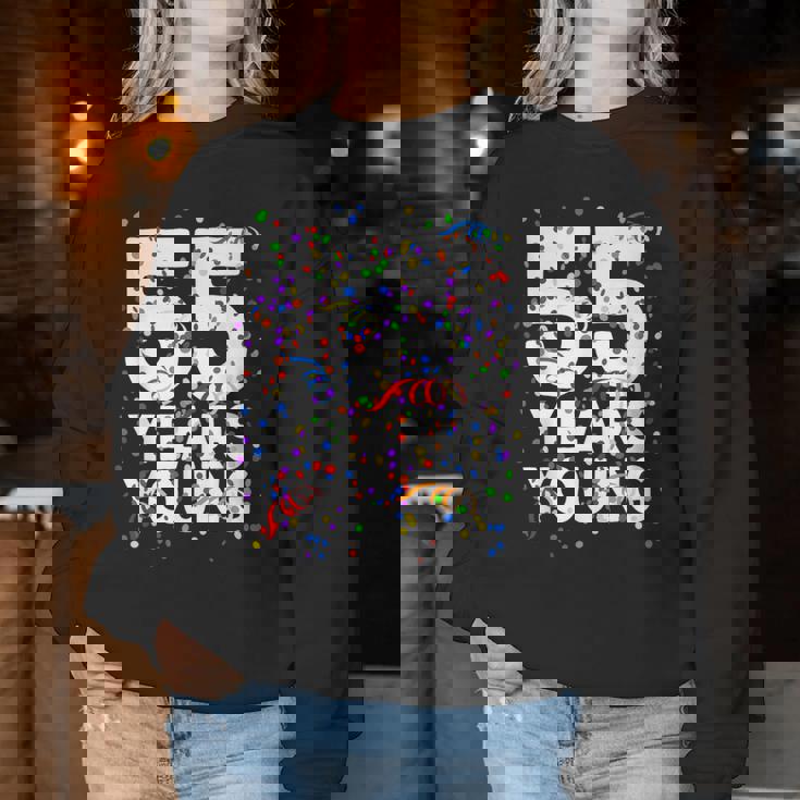 面白い 55 歳 若い55歳の誕生日おめでとうシャツ 男性用 女性用 レディーススウェットシャツ 面白い贈り物