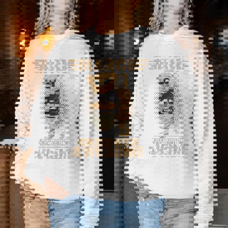 オンバック 3月61日 誕生日 男性 女性 1965年 テディベア レディーススウェットシャツ 面白い贈り物