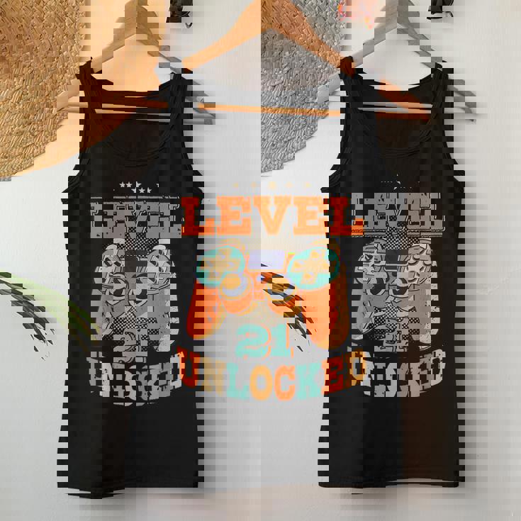 21歳の誕生日プレゼント 21歳 男性と女性、ビデオゲーム 2000年生まれ レディースタンクトップ 面白い贈り物