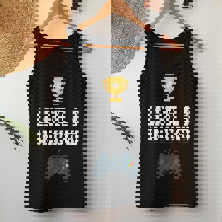 9歳 誕生日シャツ 男の子 女の子 ギフト 9歳 レベルアップ ゲーマー レディースタンクトップ 面白い贈り物