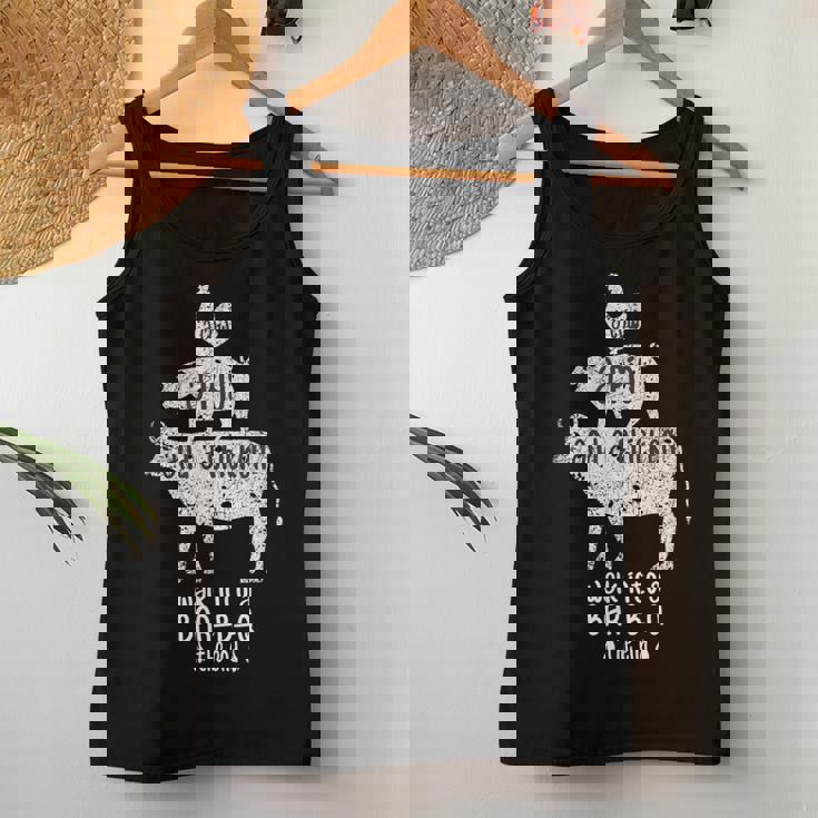 Cow Pig Chicken Bbq Joke 牛と豚と鶏 おかしいバーベキューミートイーター シェフギフト レディースタンクトップ 面白い贈り物