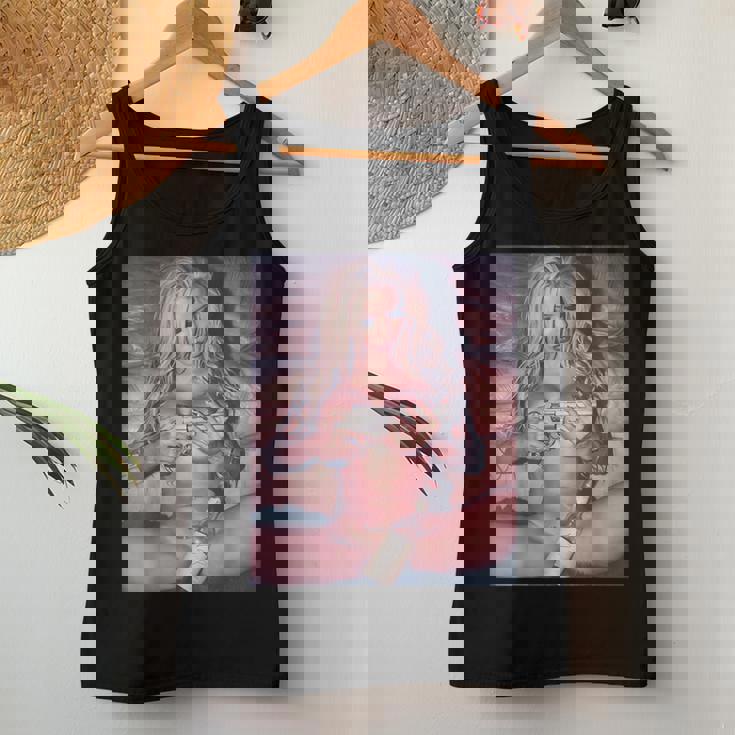 Hot Girl On ピストルを持つ少女 レディースタンクトップ 面白い贈り物