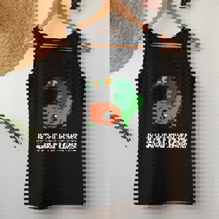 Just A Girl Who Loves Caiman Lizards ファニーカイマントカゲ レディースタンクトップ 面白い贈り物