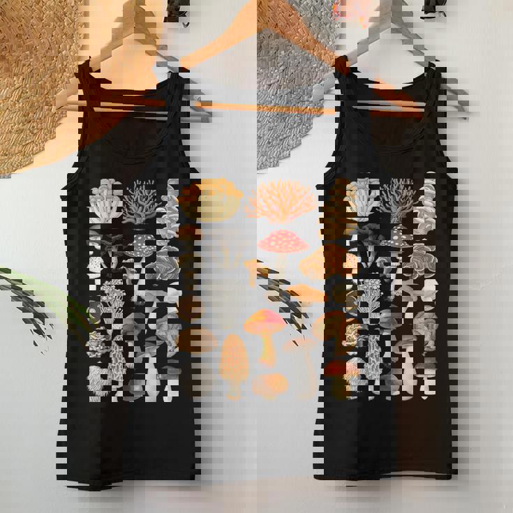 キノコの種類 自然 コテージコア ファン 男の子 女の子 キッズ レディースタンクトップ 面白い贈り物