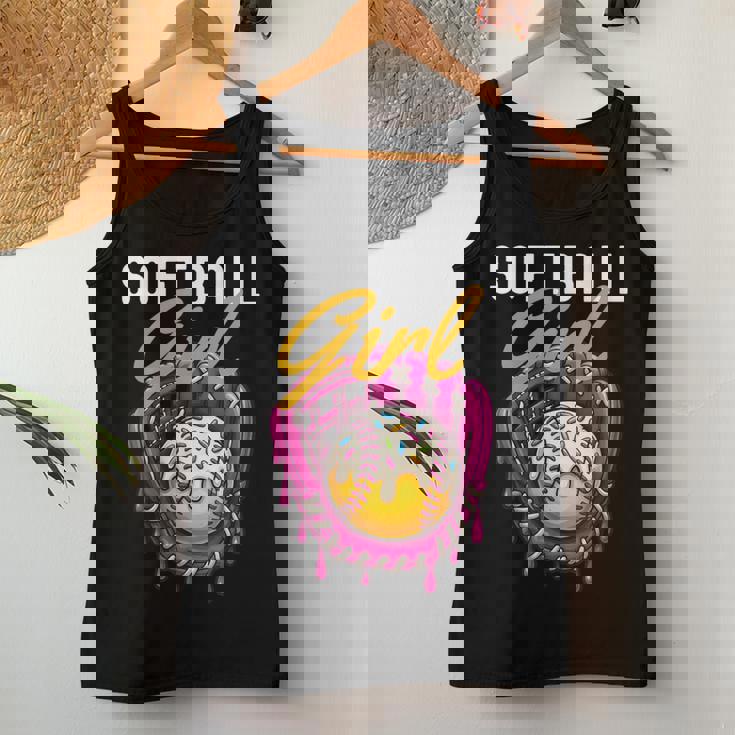 ソフトボール 女の子 名言 滴る アイスクリーム グラフィック ソフトボール ドリップ レディースタンクトップ 面白い贈り物