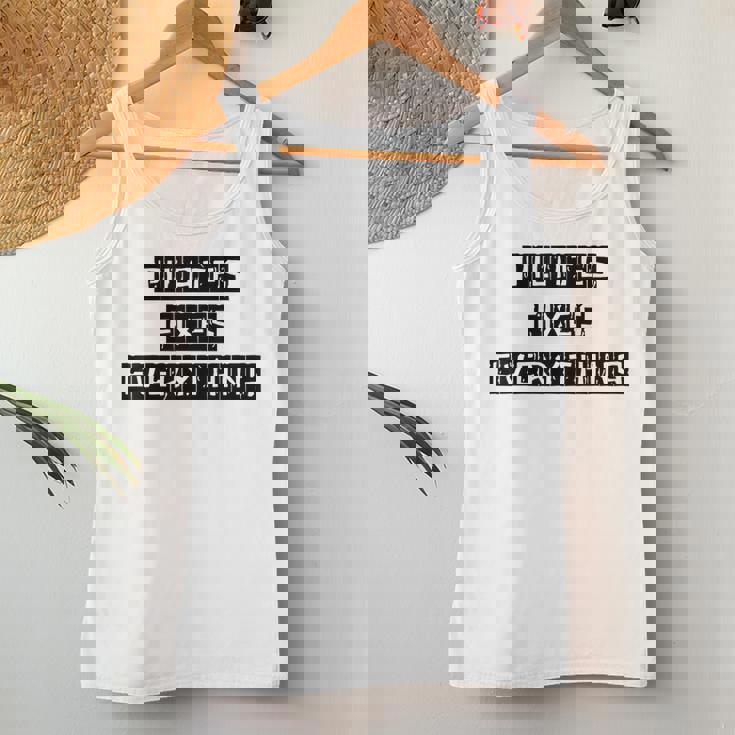 ピラティスは、女性と男性がピラティスを愛するすべてのものを修正します。 レディースタンクトップ 面白い贈り物