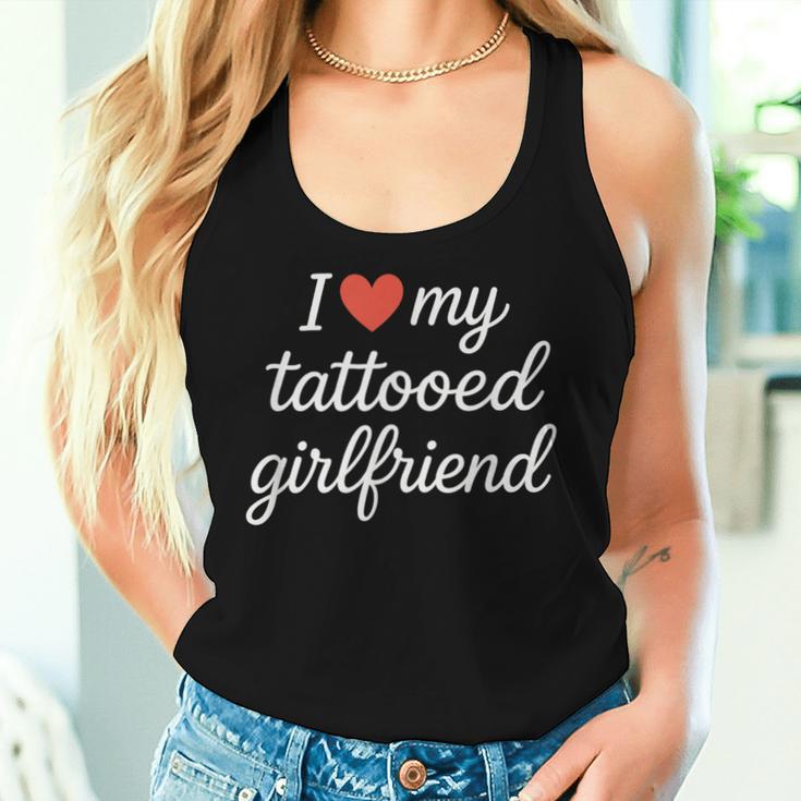 I Heart My Tattooed Girlfriend かわいいレッドハートデザイン レディースタンクトップ 彼女への贈り物