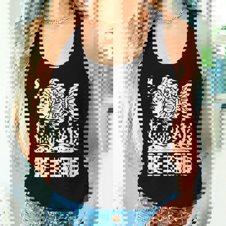 Be Kind Fish 学校教師の初日おめでとう レディースタンクトップ 彼女への贈り物