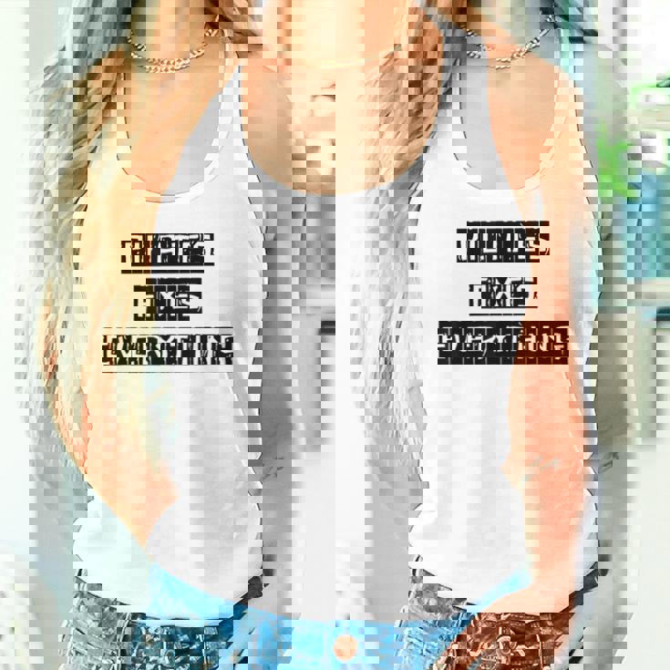 ピラティスは、女性と男性がピラティスを愛するすべてのものを修正します。 レディースタンクトップ 彼女への贈り物