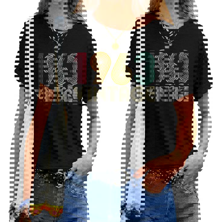 63歳の誕生日プレゼント 63歳 男性 女性 レトロ ヴィンテージ 1963 レディースTシャツ