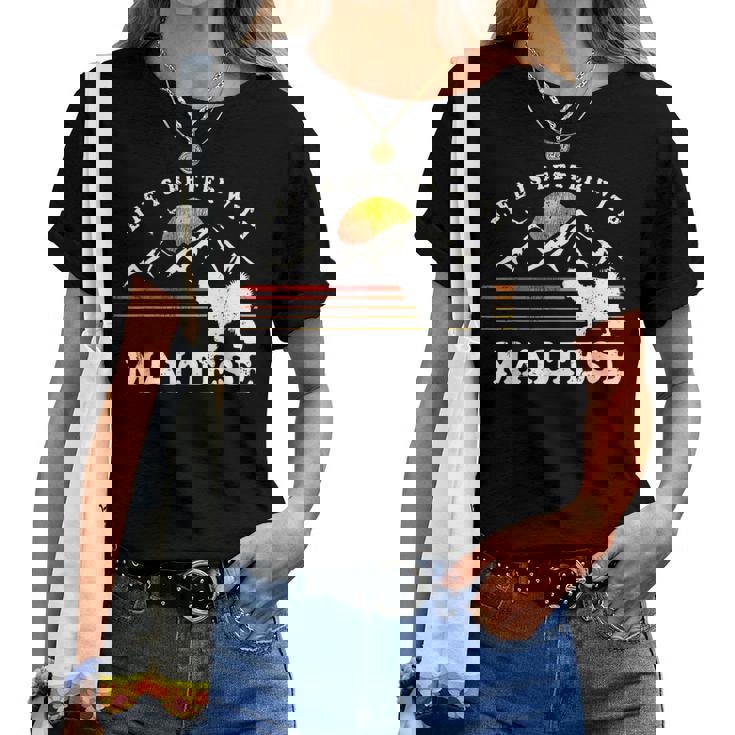 Life Better マルチーズ ビンテージ Dog Mom Dad レディースTシャツ