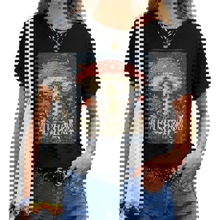 きのこの森の服 男の子 女の子 レディースTシャツ