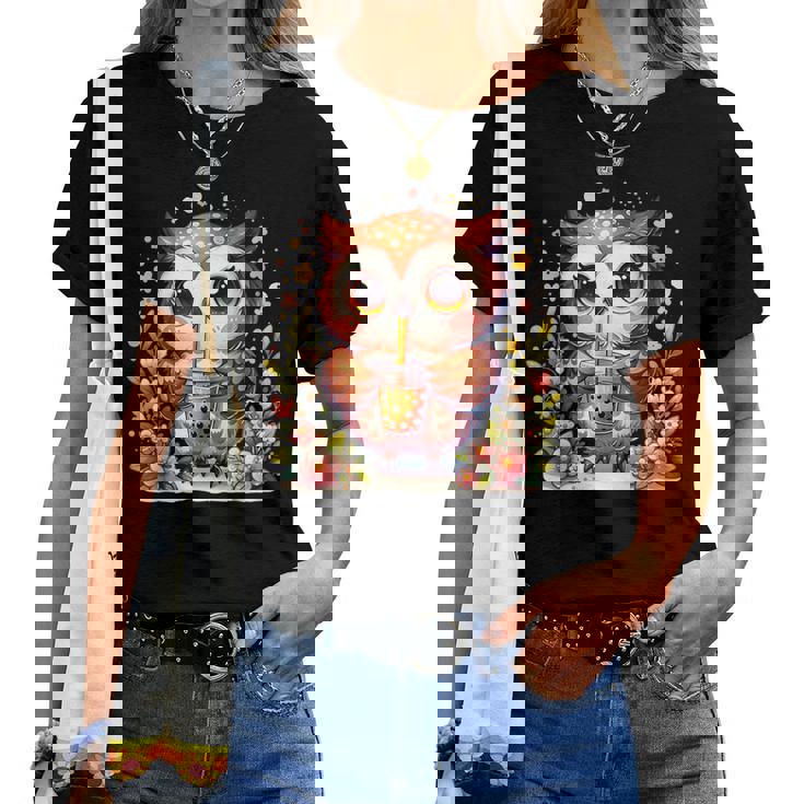 フクロウ ドリンク ボバ ティー ボヘミアン 羽 女の子 花 ニューエイジ レディースTシャツ