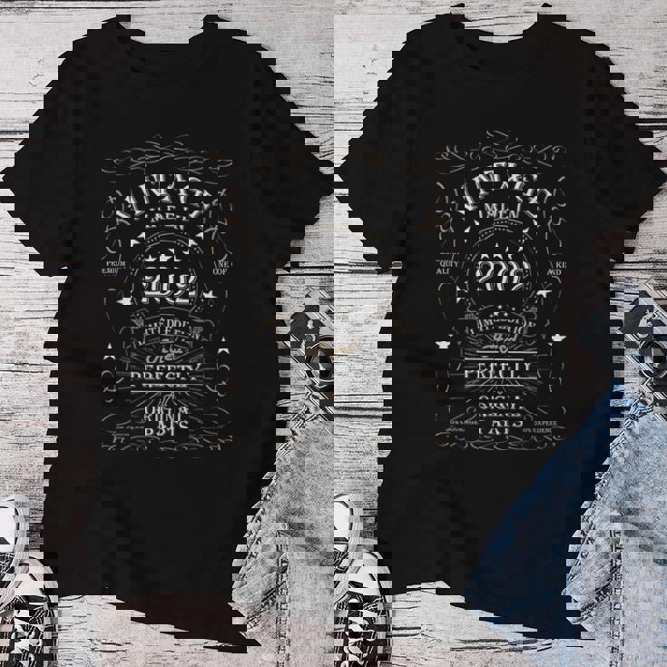 24 歳の誕生日レトロ限定版男性女性ヴィンテージ 2002 レディースTシャツ 面白い贈り物