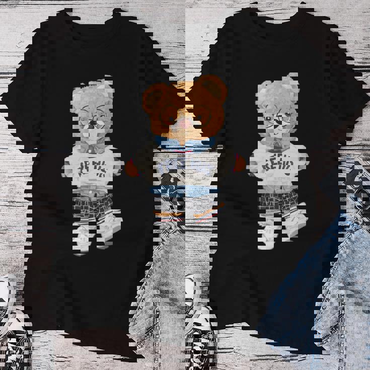 クールなテディベアの女の子と無料の抱擁イラストグラフィック。 レディースTシャツ 面白い贈り物