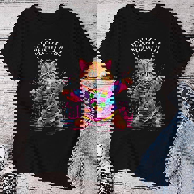 レベッカ 踊る子猫デザイン 女の子 名前 レベッカ レディースTシャツ 面白い贈り物