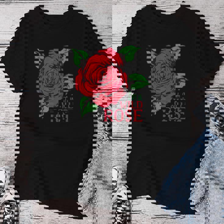 赤いバラとi'm A Wild Roseの花のデザイン レディースTシャツ 面白い贈り物