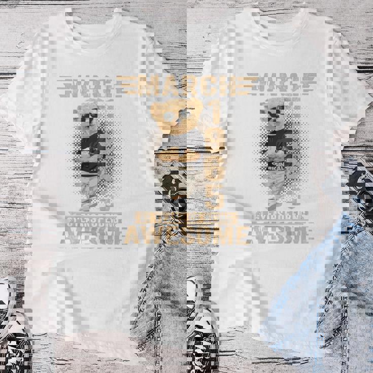 オンバック 3月61日 誕生日 男性 女性 1965年 テディベア レディースTシャツ 面白い贈り物