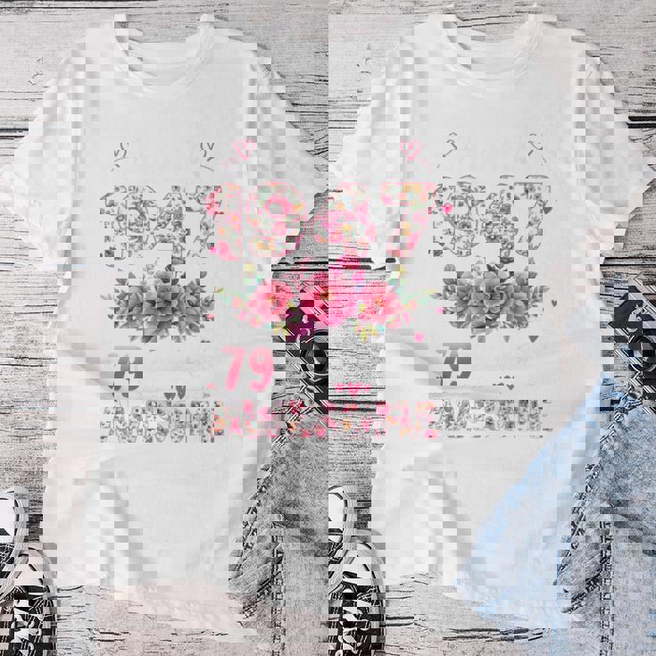 オンバック 79歳 1947年4月 花柄 79歳の誕生日 レディースTシャツ 面白い贈り物