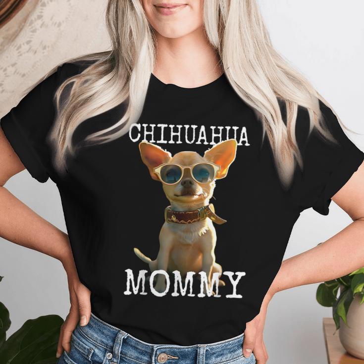 Chihuahua Mommy チワワ ママ ママ 母の日 ママ おもしろ チワワ レディースTシャツ 彼女への贈り物