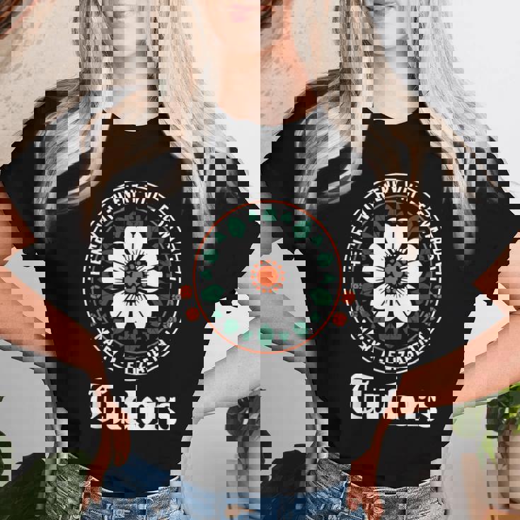 Tudor Kings、Queens Monarchs Of English History Rose レディースTシャツ 彼女への贈り物