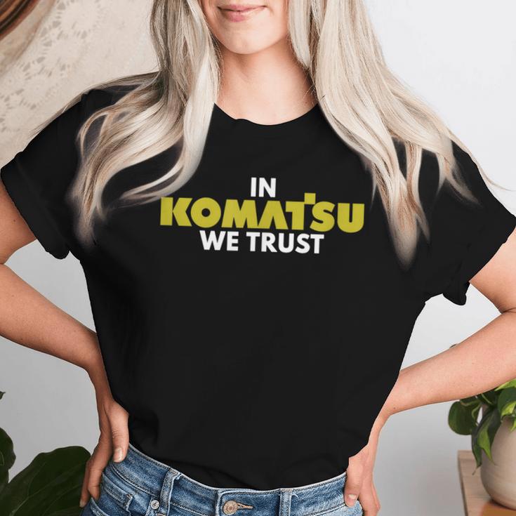 In Komatsu We Trust Dozer ブルドーザー キルドーザー トリビュート レディースTシャツ 彼女への贈り物