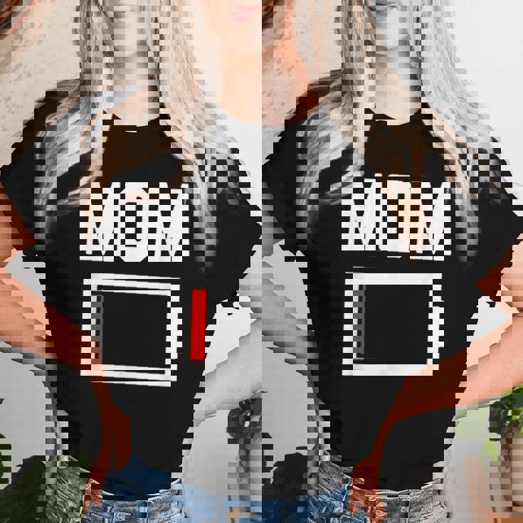 Mom Battery Low Mother Family Mama Mommy Mom レディースTシャツ 彼女への贈り物