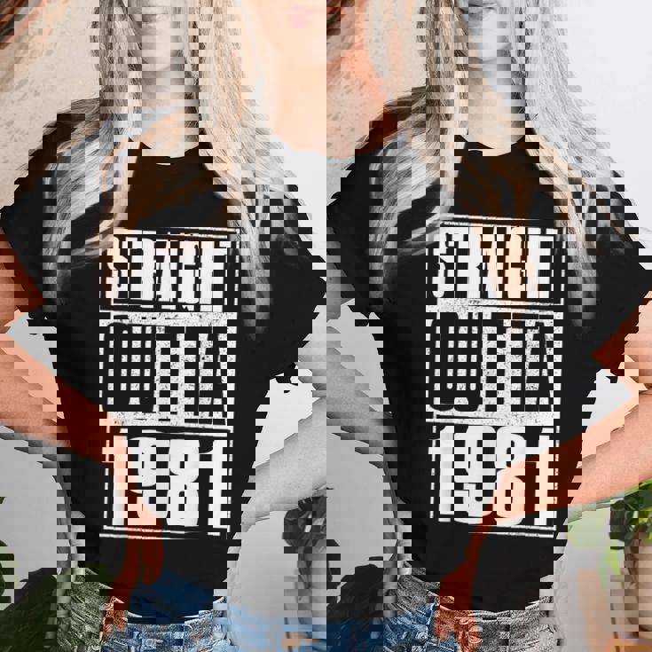 Straight Outta 1981 Womenintage 1981 Birth Of Birthday レディースTシャツ 彼女への贈り物