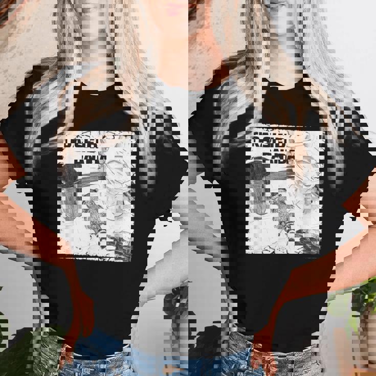 Trashed Panda Racoon Trend レディースTシャツ 彼女への贈り物