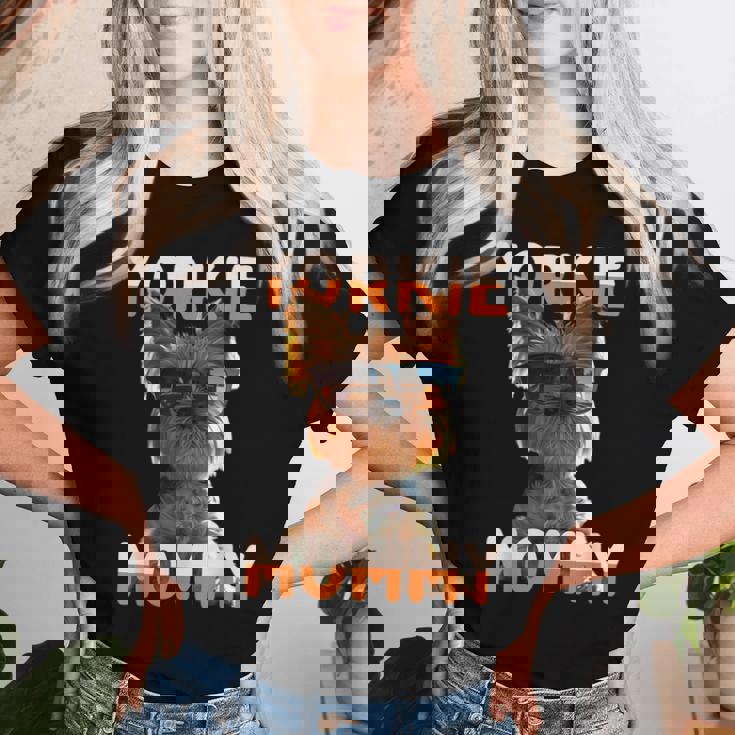 Yorkie Mommyヨーキー ママ 母親 母の日 ママ かわいい ヨークシャー・テリア レディースTシャツ 彼女への贈り物