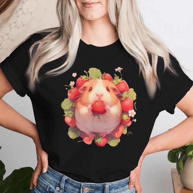 いちご モルモット 水彩 花柄 かわいい モルモット レディースTシャツ 彼女への贈り物