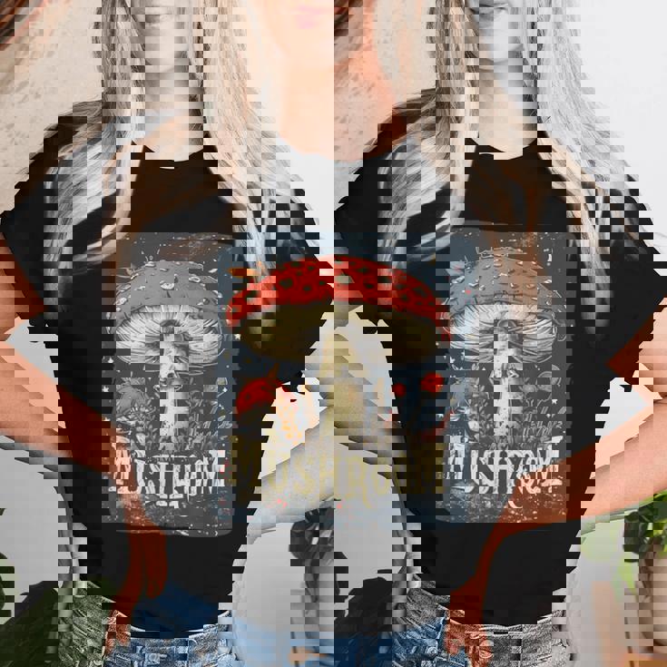 きのこの森の服 男の子 女の子 レディースTシャツ 彼女への贈り物