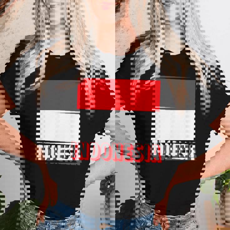 インドネシア国旗 アンティーク調 ナショナル インドネシア 男性 女性 キッズ レディースTシャツ 彼女への贈り物