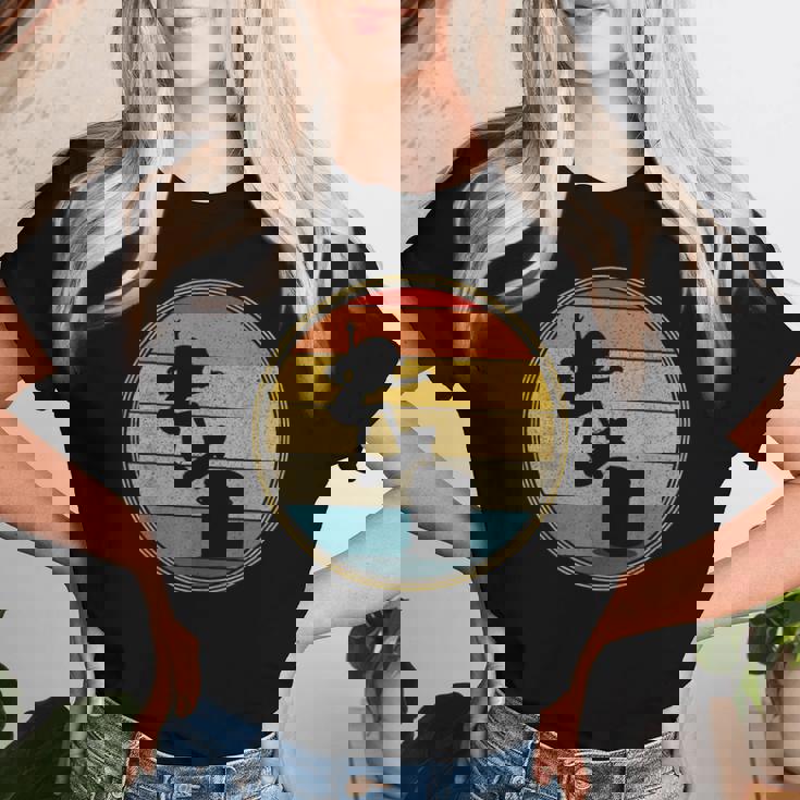 スケーター 女の子 ヴィンテージ レトロ スケートボード スケートボード キッズ レディースTシャツ 彼女への贈り物